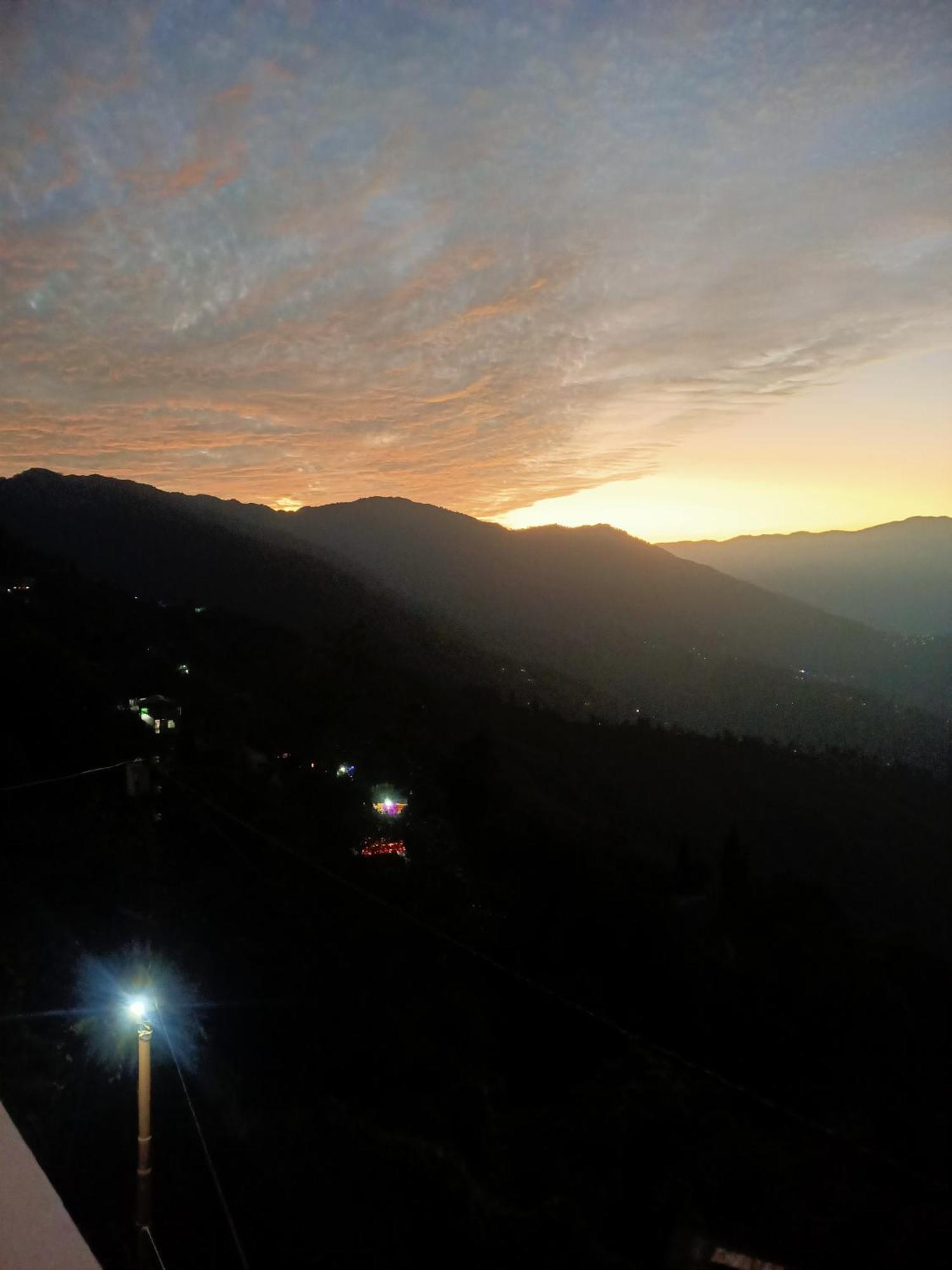 The Sunset Nest Offbeat Homestay دارجيلنغ المظهر الخارجي الصورة
